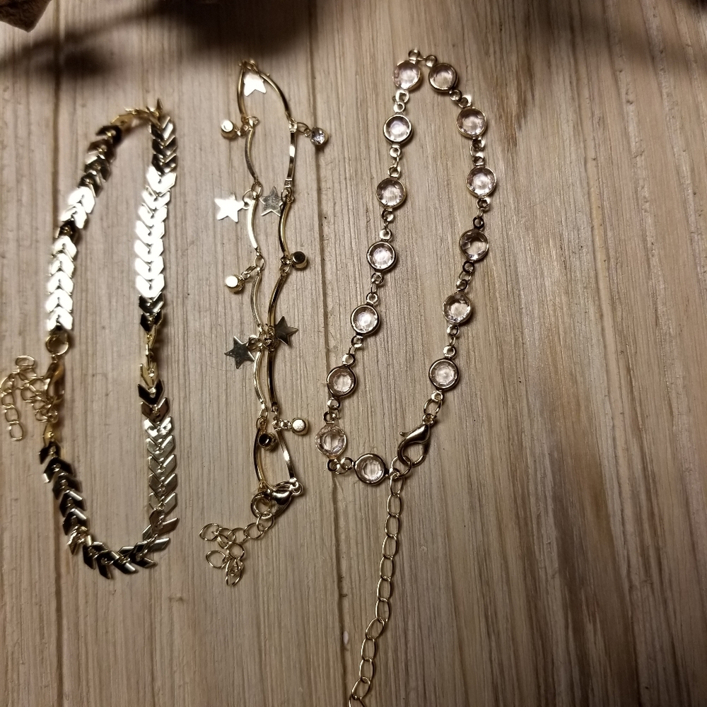 Gorgeous GOLD 3 piece anklet set - Picture 5 of 7